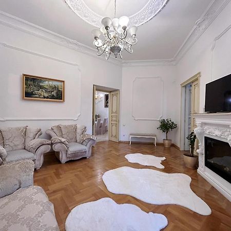 Goldenapartmentlviv Kültér fotó
